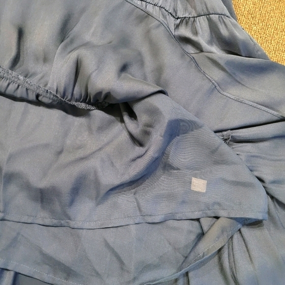 ​🛍️ Stunning Navy Blue V-Neck Tiered Mini Dress - Sleeveless & Flowy Vaca Vibes - Picture 9 of 12